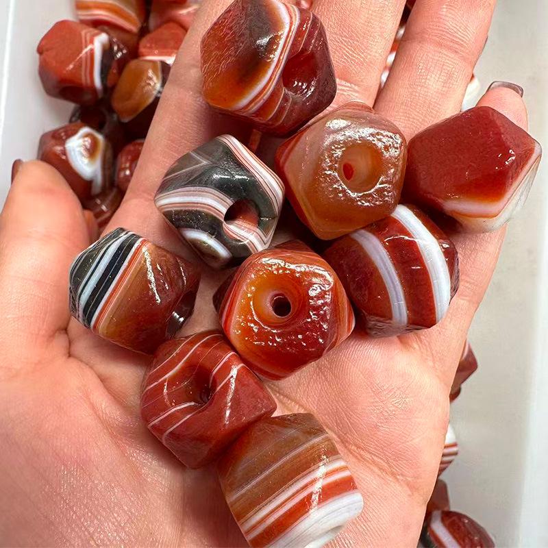 16×17mm Twisted Silk Braided Red Agate Beads with High Oil Sheen – Multi-Faceted Jewelry Accessories