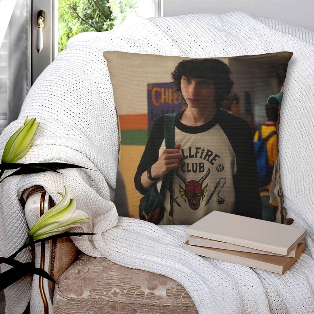 Finn Wolfhard Quadratisches Kissenbezug Kissenhülle Kissenbezug Überwurf-Kissenbezug für Zuhause Sofa Wohnzimmer