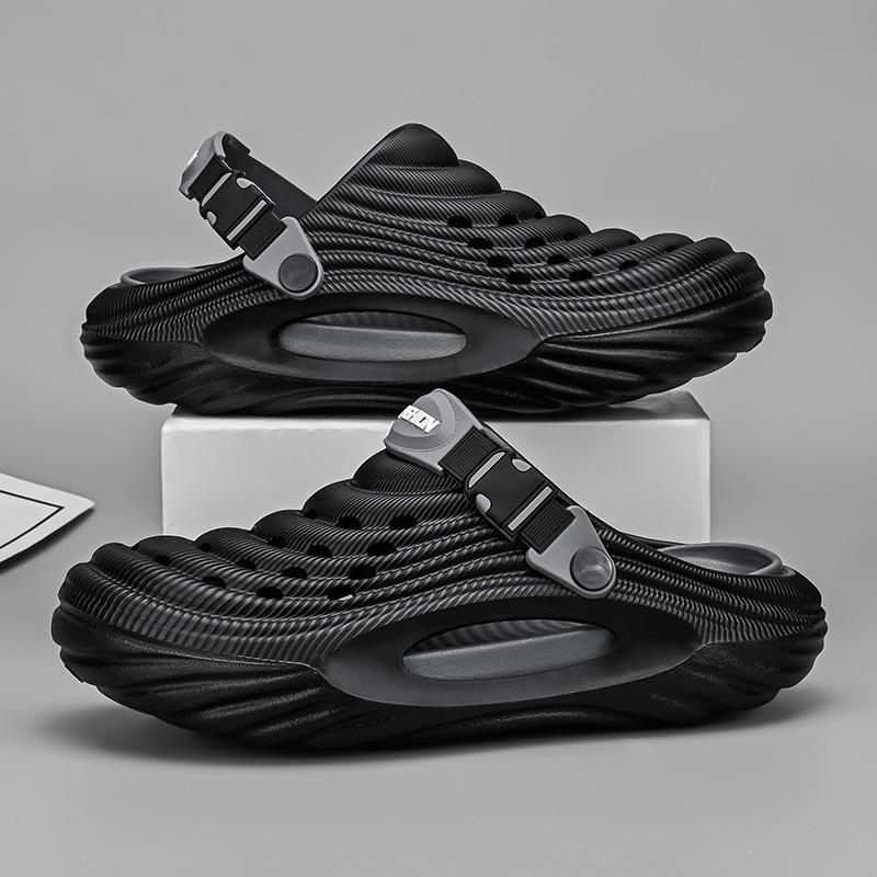 Fashion Men's Slippers Shoes Designer New Breathable Hollow Men‘s Sandals Outdoor Beach Sandals Men Clogs&Mules Shoes Summer Femme 36-45