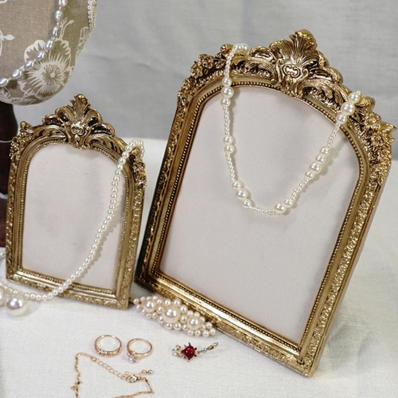 Classical Photo Frame Jewelry Showcase Flannel Lined Resin Construction Earring Necklace Holder For Home Retail Use