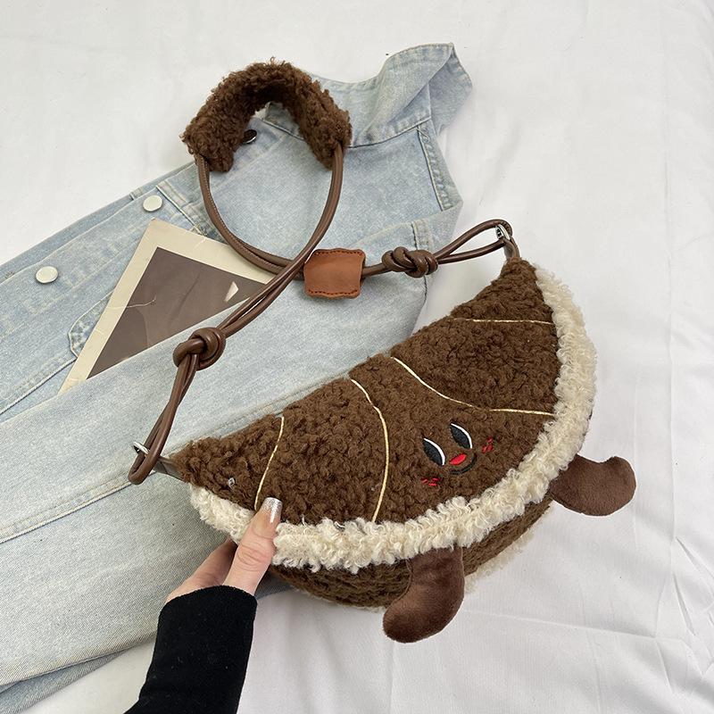 

2025 new autumn and winter plush shoulder messenger bag Maillard style foreign style casual croissant bag high value bag