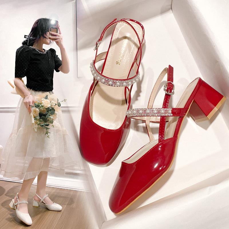 Fashionable Vintage Elegant Pearl Thick Heeled Sandals Women's 2026 Summer New Style One-Row Strap High Heeled Shoes Round Toe