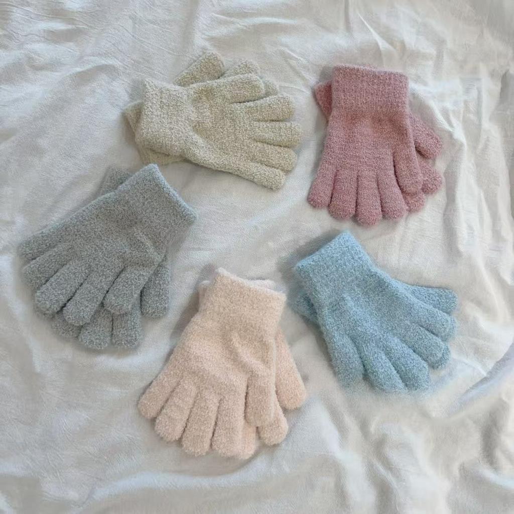 Simple and Solid Color Winter Outdoor Warm Five Fingered Soft and Glutinous Cold Proof Gloves for Boys and Girls