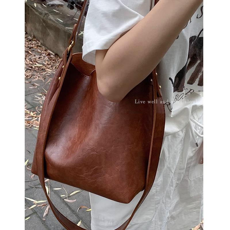 Retro Large-capacity Bag, Fashionable Commuting Bucket Bag, Versatile Crossbody Bag