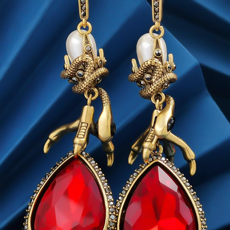 Exaggerated Retro Black Gemstone Earrings, Mai Jialing Snake Eagle Claw Paris Designer Long Water Drop Stud Earrings