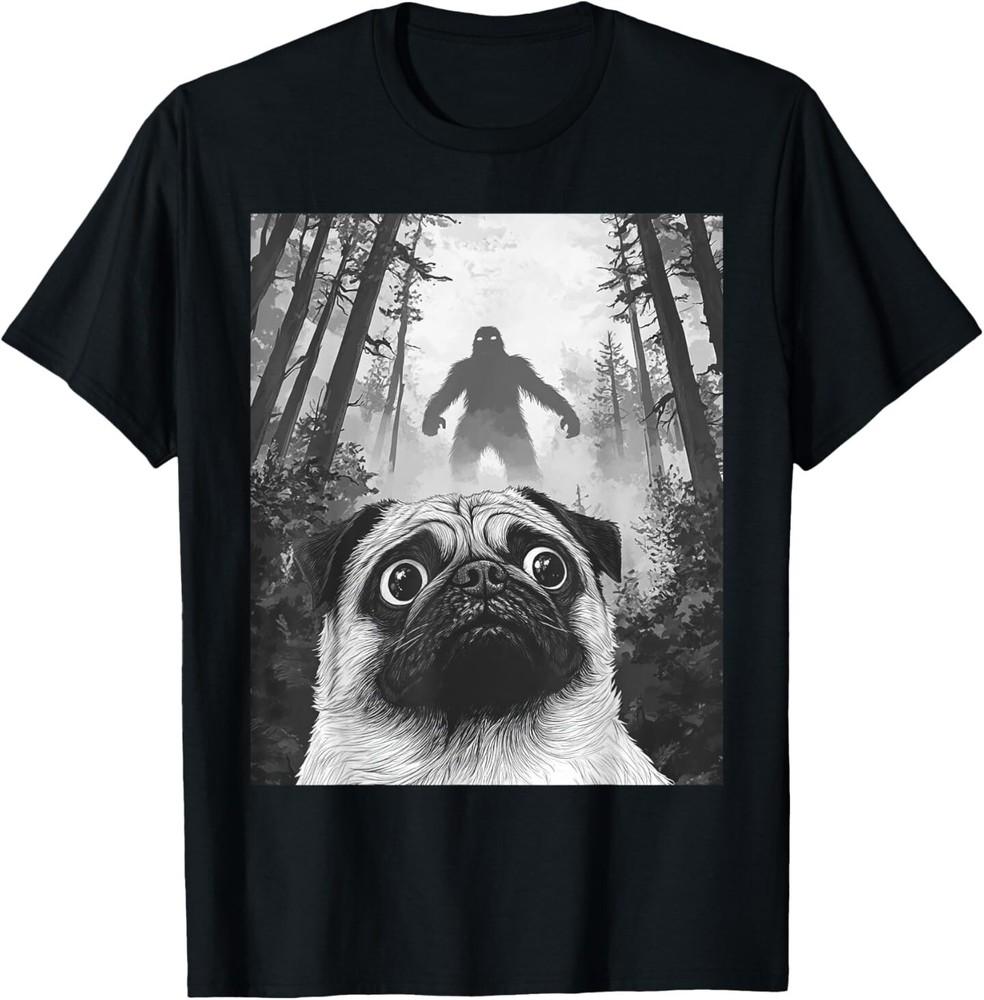 

Dog Pug Selfie With Bigfoot Sasquatch Funny T-Shirt M
