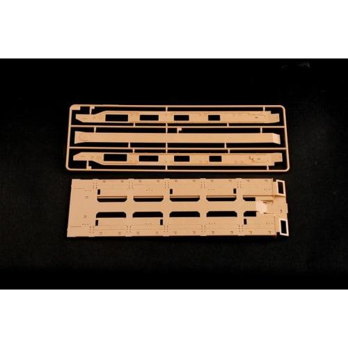 Hobby Boss 1/35 scale US Army M1070/M1000 Heavy Equipment Transporter Plastic Model