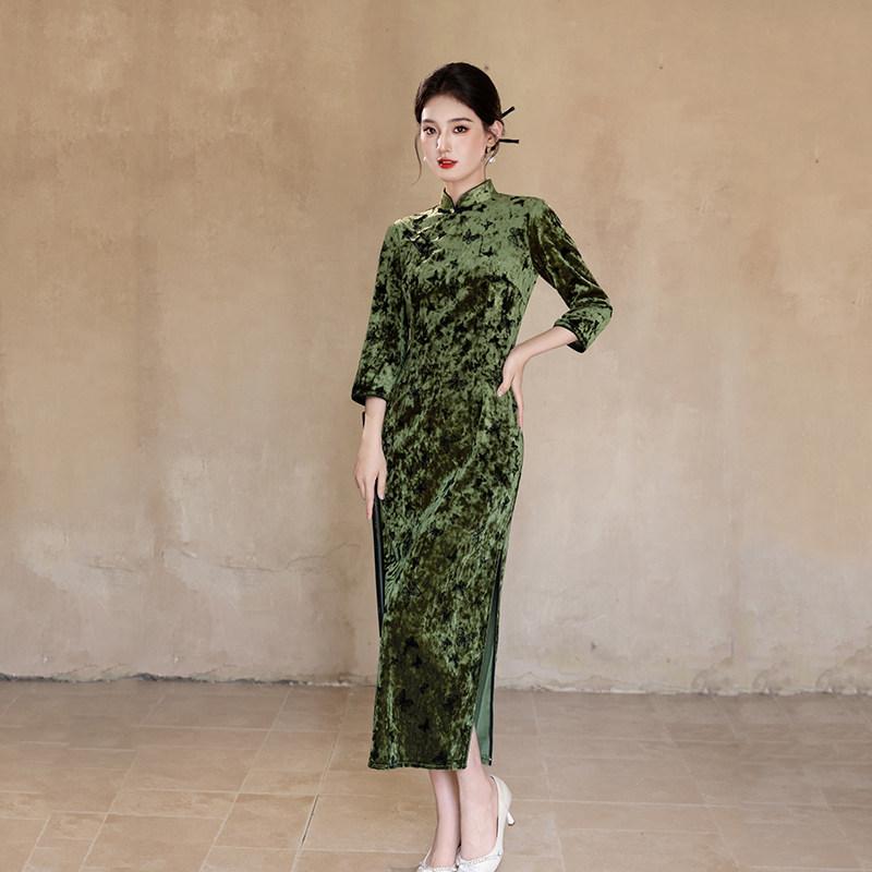 Green golden velvet new Chinese long-sleeved autumn cheongsam seven-quarter-sleeved improved young women's high-end sense spring and autumn