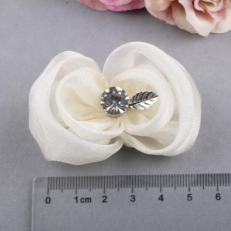 Frühlings-Haar- und Schuhblumen-Accessoires – handgefertigte Blumen aus Wolkengarn für Haarnadeln und Kleidungsdekor für Mädchen