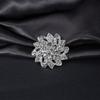 Funkelnde Strass-Blumenbroschen für Damen Herren Exquisite Elegante Silberfarbe Schneeflocke Floral Pflanze Hochzeitsstecknadeln Schmuck