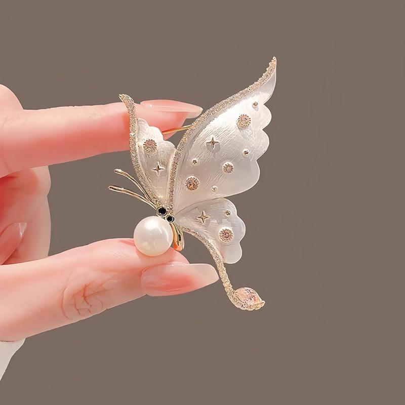 

Модная брошь-бабочка 2025 года: Элегантная булавка в виде цветка и животного для костюмов и пиджаков
