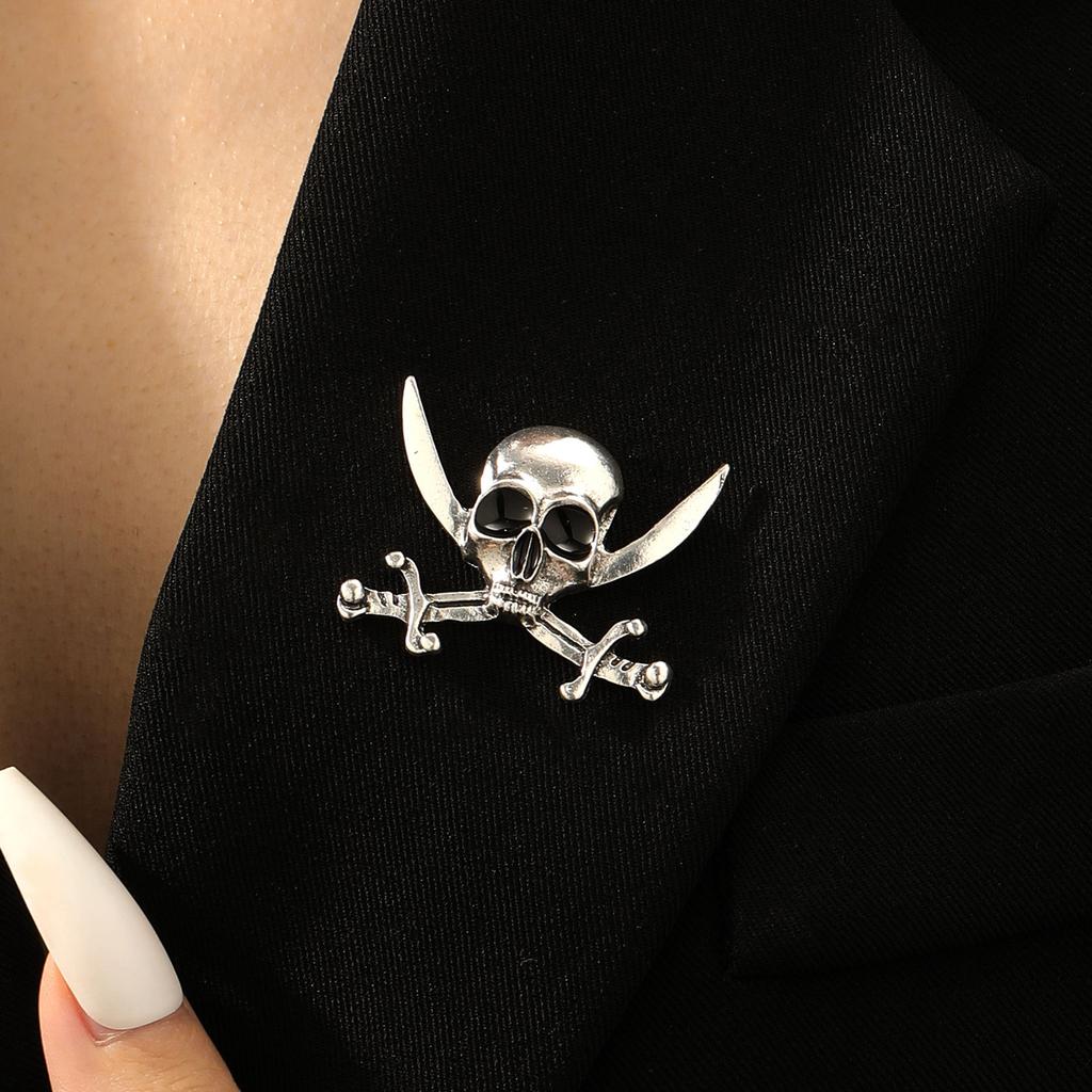 Dark Gothic Full of Black Rhinestone Spider Broochs for Men Women Halloween Retro Punk Skull Pin Personality Decorative Jewelry