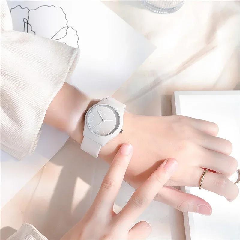 Candy Colors Silicone Strap Quartz Wristwatch Student Watch INS Korean Fashion Trendy Ladies Wristwatch Simple Versatile Clock