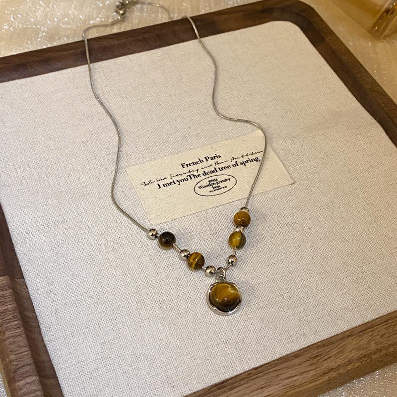 Retro Tiger Eye Stainless Steel Necklace - Light Luxury, Versatile Clavicle Chain Jewelry