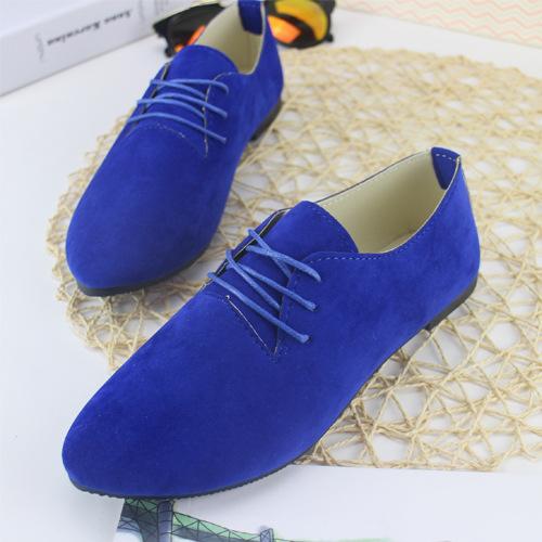 Модные женские туфли на плоской подошве цвета конфет — фото 7