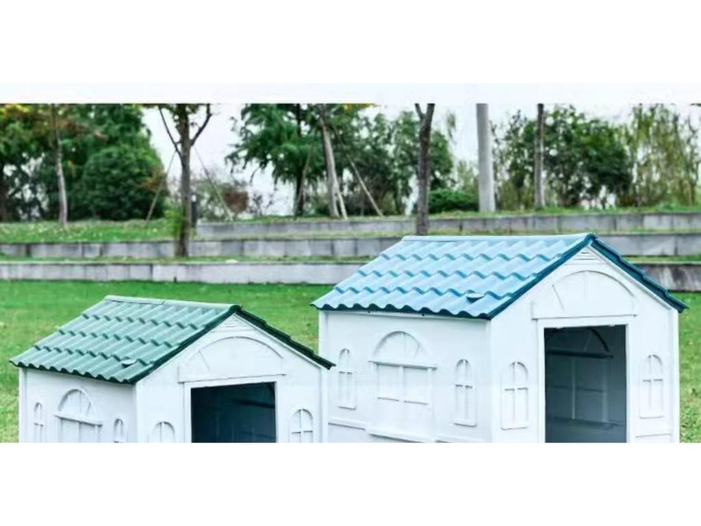 Four Seasons Universal Outdoor Dog House: Breathable, Rainproof Pet Nest for Medium & Large Dogs