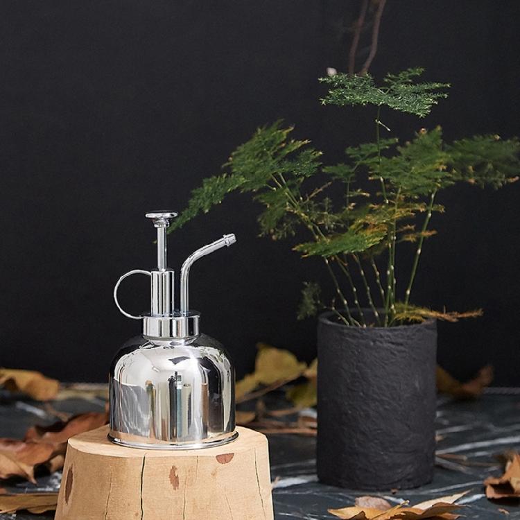 Ergonomische Rostfreie Edelstahl Mini-Gießkanne Geeignet für müheloses Gießen in kleinen Räumen Innen- und Außenbereich