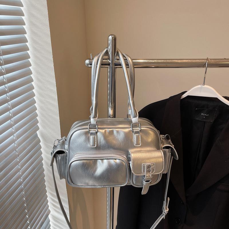 

Vintage Simple Handbag Women s Commuter Bag 2025 New Large Capacity Pillow Bag Simple Shoulder Crossbody Bag срібний