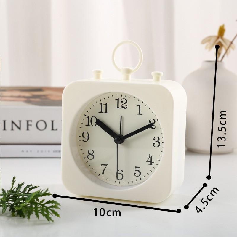 

Простой мультяшный маленький будильник квадратный с подъемным кольцом милой формы