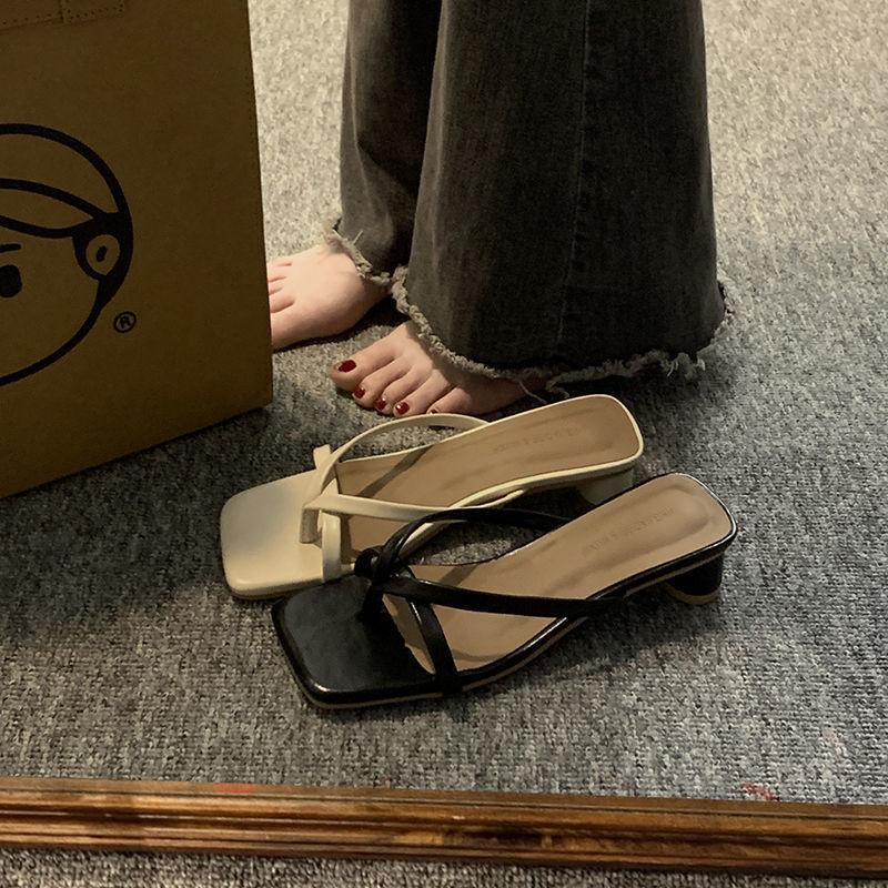 Tongs de célébrité Internet pour femmes printemps 2025 nouvelle mode polyvalentes petit talon épais rétro sandales d'orteil