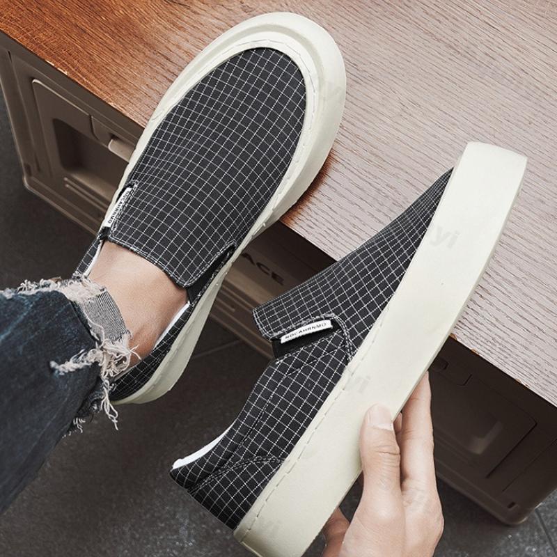 Fashion 2025 Spring New Men's Low Cut Thick Soled Canvas Shoes Slip on Fashion Trend Comfortable Lightweight Non slip Platform sneakers