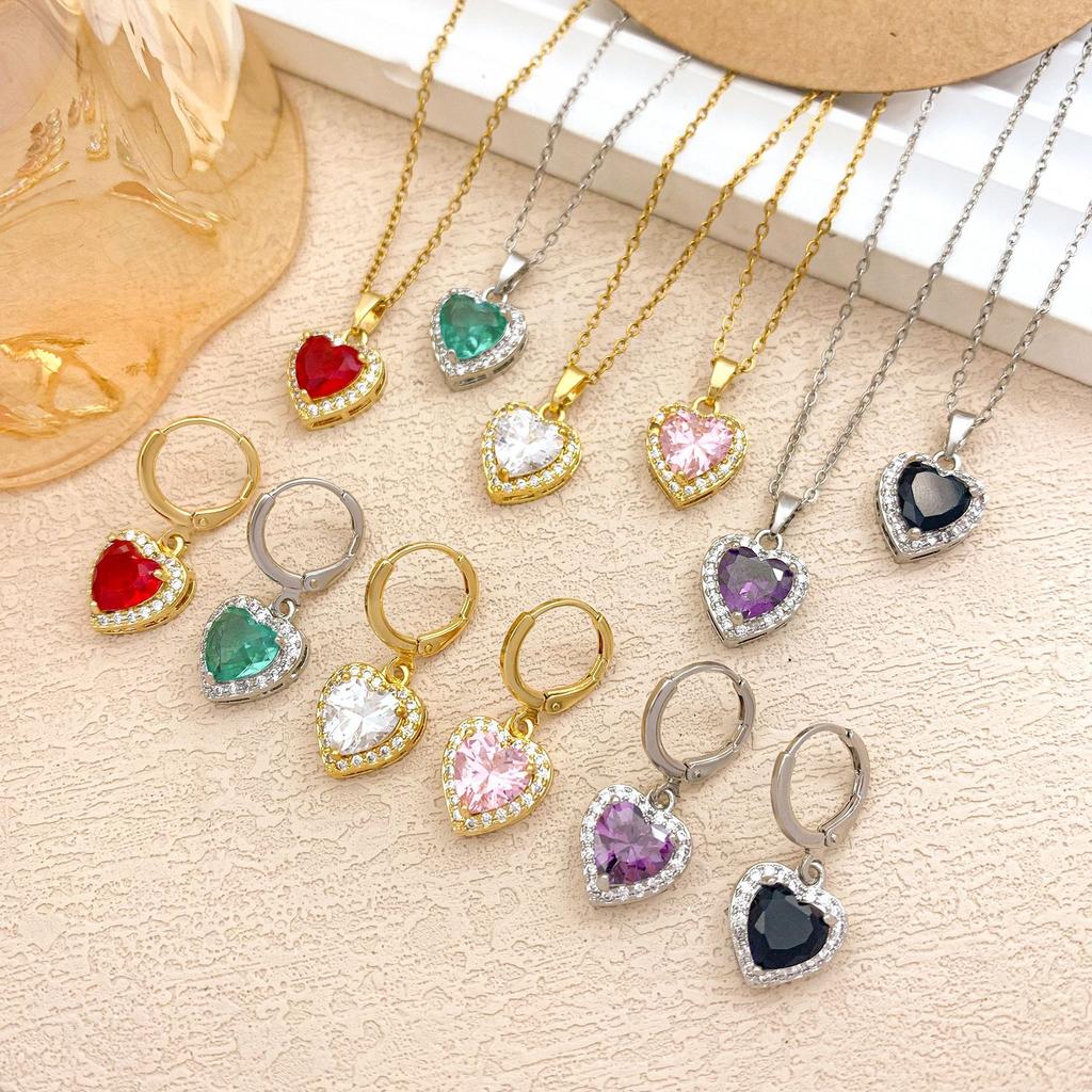 Colored Heart-shaped Zircon Necklace - Elegant and Luxurious Women's Small-Scale Exclusive Collar Chain with Pendant