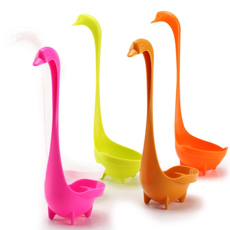 Food Grade PP Plastic Solid Color Strainerable Spoon Creative Swan Style Long Handle Big Soup Spoon Kitchen Tableware