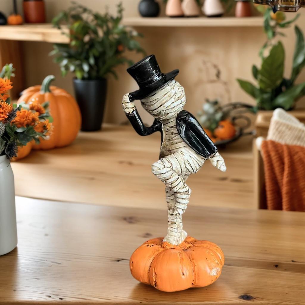 1 Piece Suitable for Halloween Pumpkin Base Mummy Figurine, Quirky Desktop Decoration, Resin Craft Small Statue