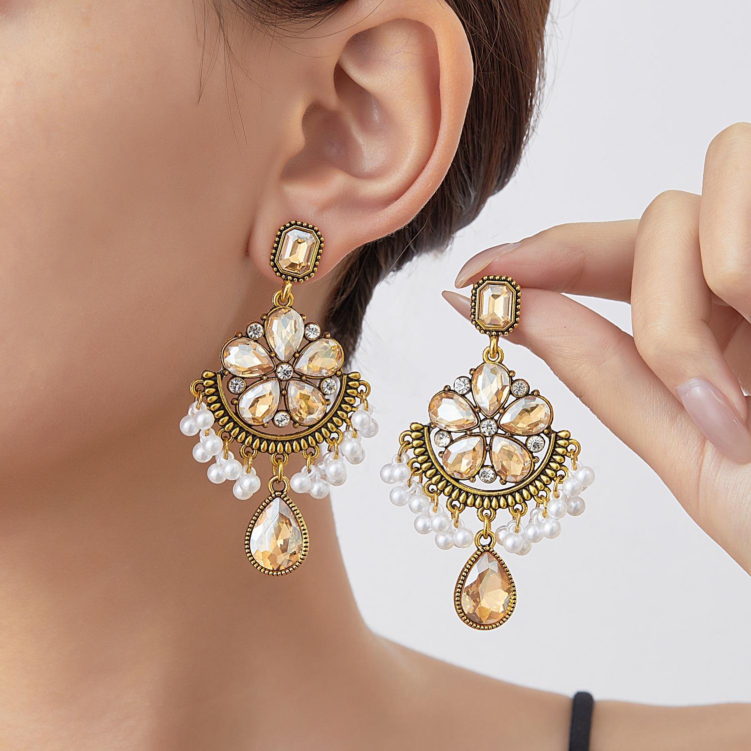 

Vintage Bohemian Flower Earrings for Women , Sweet Retro Titanium Alloy Ear Studs , Fashion Ethnic Style Jewelry шампанского