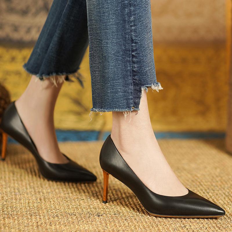 Nude High-End Leder High Heels, dünne Absätze, Reifen Rindsleder spitze weiche Lederschuhe, flacher Temperament Dinner Brautjungfern Damenschuhe