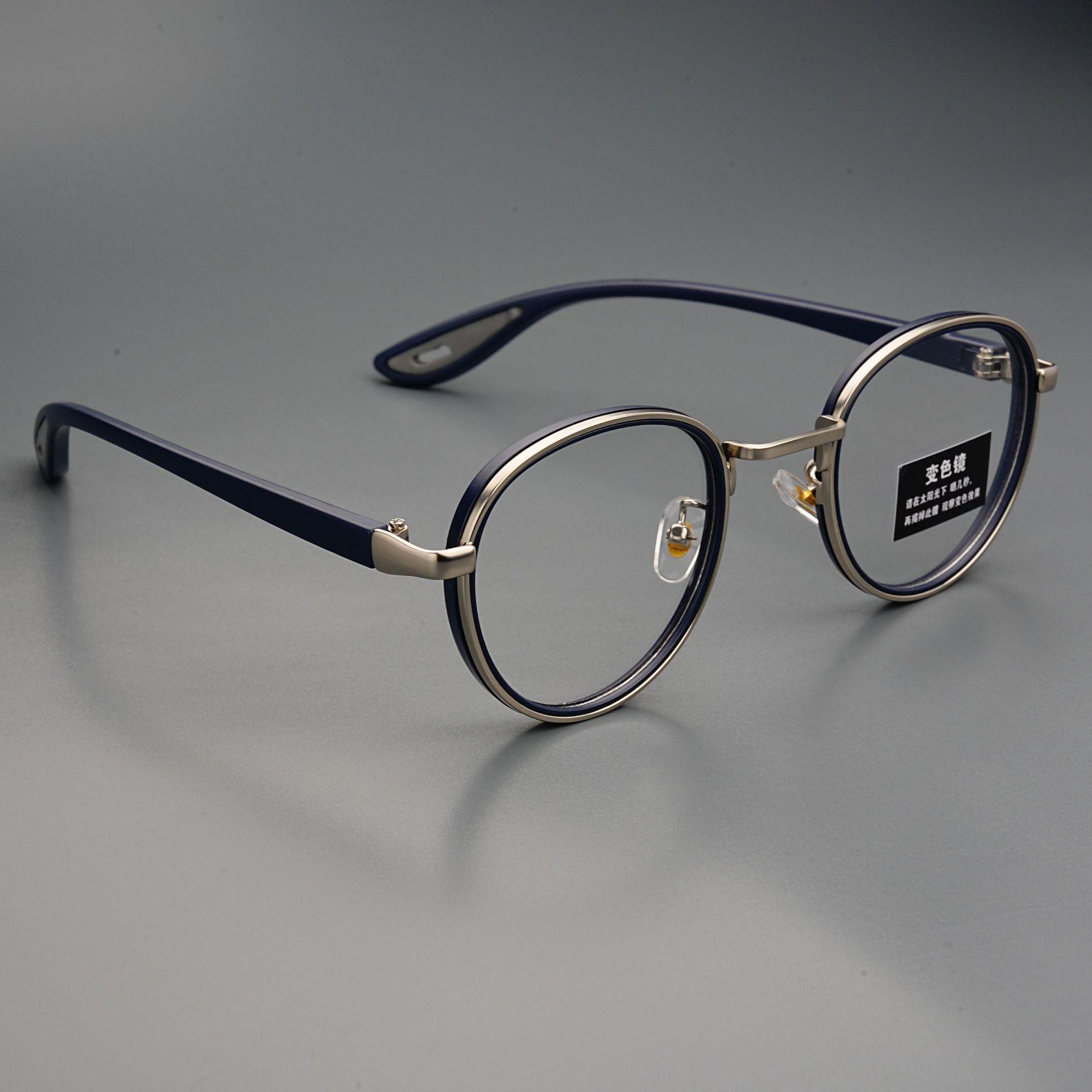 

2025 TikTok Trending Color-Changing Glasses with High-Quality Tortoiseshell Frame and White-to-Gray Lenses