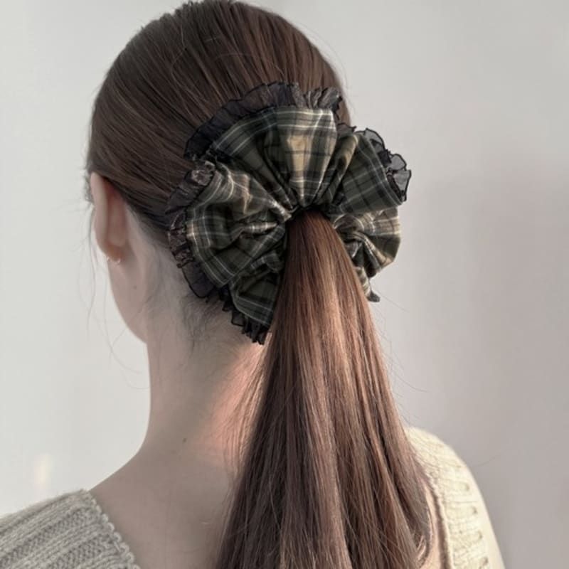 Favorite Noun Tartan Scrunchies_Khaki