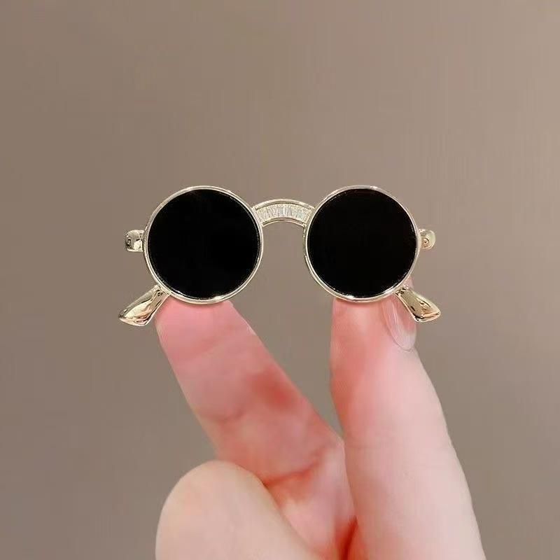 Glasses Brooch Anti-exposure Cardigan Pin: Trendy 2026 Style for Men's Suits & Women's High-grade Clothing Accessories