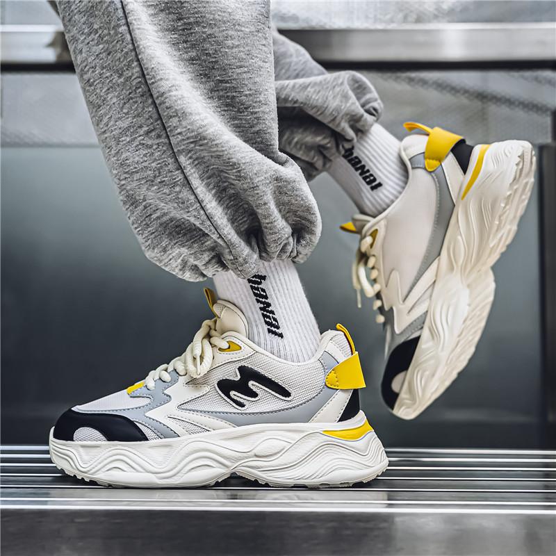 Neue Herrenschuhe sind trendig, modisch, bequem, verschleißfest, rutschfest, Freizeitschuhe, vielseitig auf der ganzen Welt.