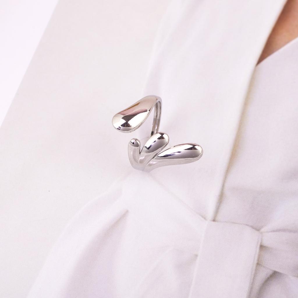 1Pcs Lady's Exaggerated Geometric Open Ring, Stainless Steel Ring with Simple Design As a Finger Ring.