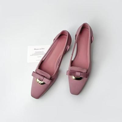 Versión de piel de oveja sandalias huecas elegantes retro con lazo cabeza cuadrada pequeña hueca boca ligera zapatos de una sola pieza