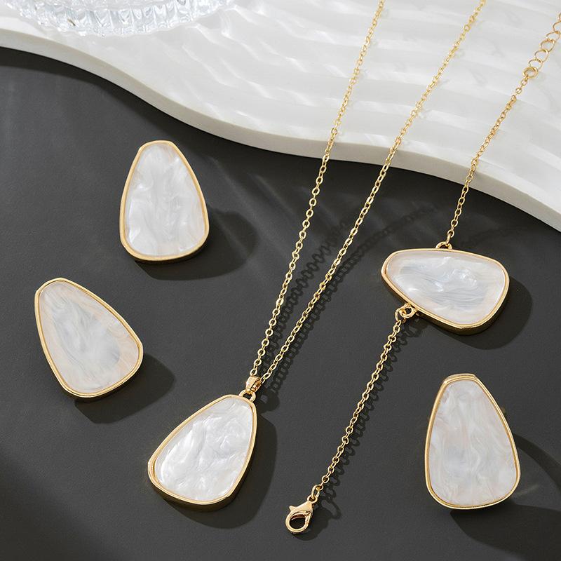 Conjunto de Colar Oval da Moda, Brincos, Pulseira e Anel