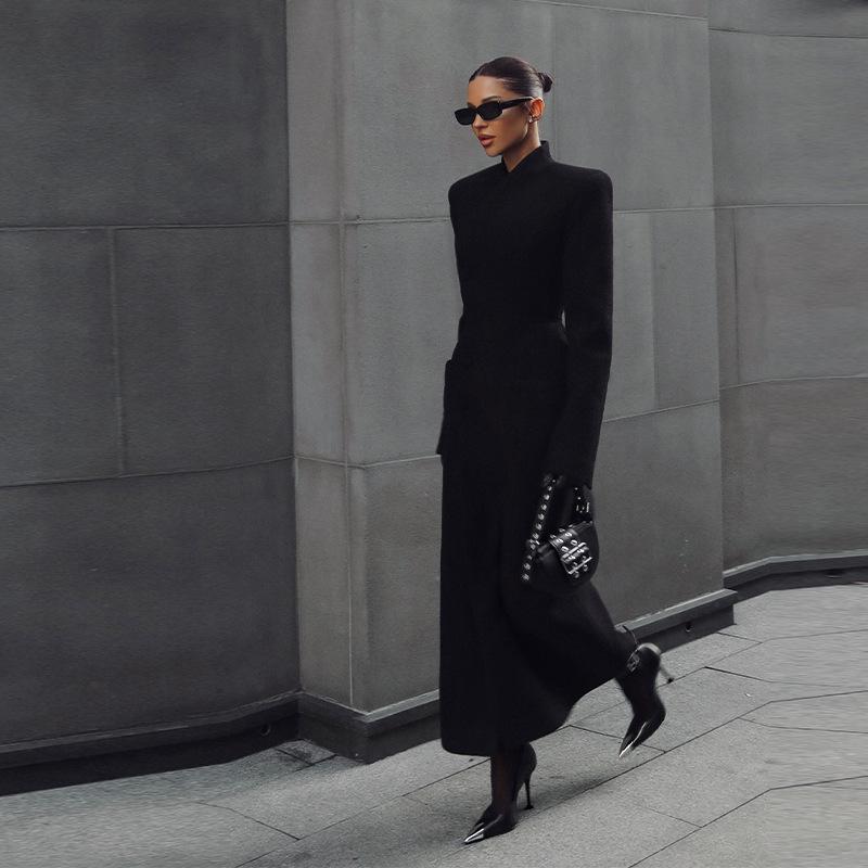 2025 Fall/Winter Elegant European & American Style Women's Long Coat with Padded Shoulders & Waist-Cinching Design