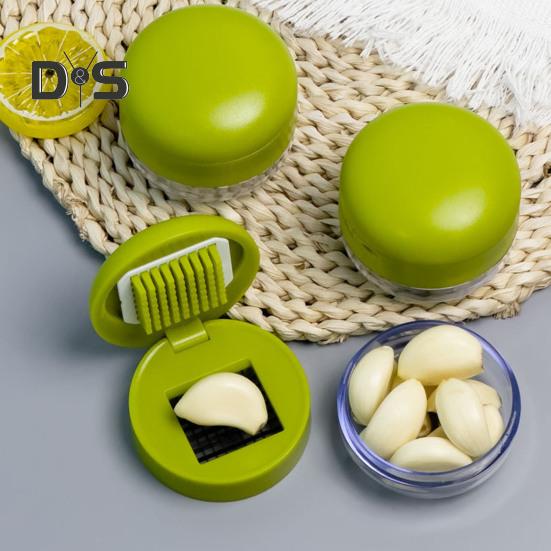 Garlic Press Stainless Steel Manual Mincer Slicer Grater Compact Garlic Chopper Kitchen Gadget for Home Restaurant