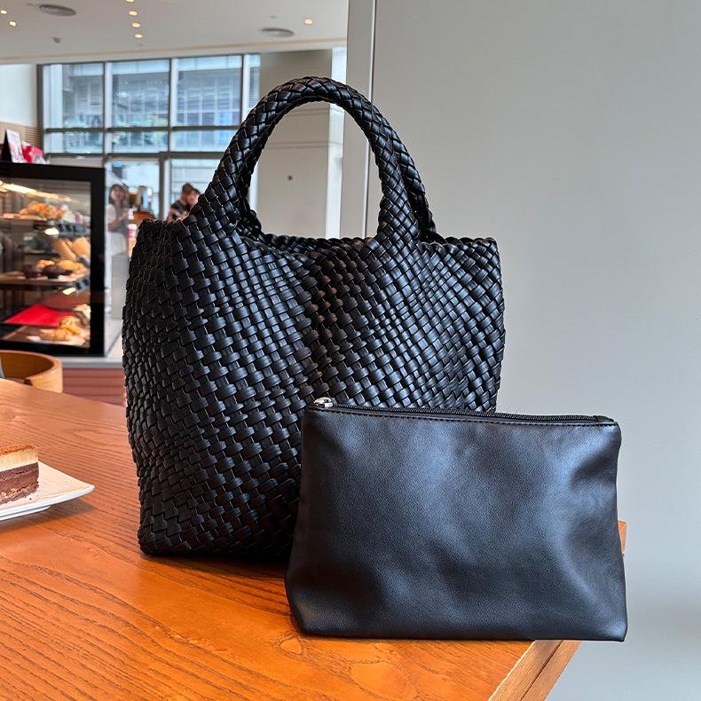 

Сумка-ведро из мягкой кожи Maillard осень-зима - легкая, вместительная, в стиле «мать и дитя» чёрный