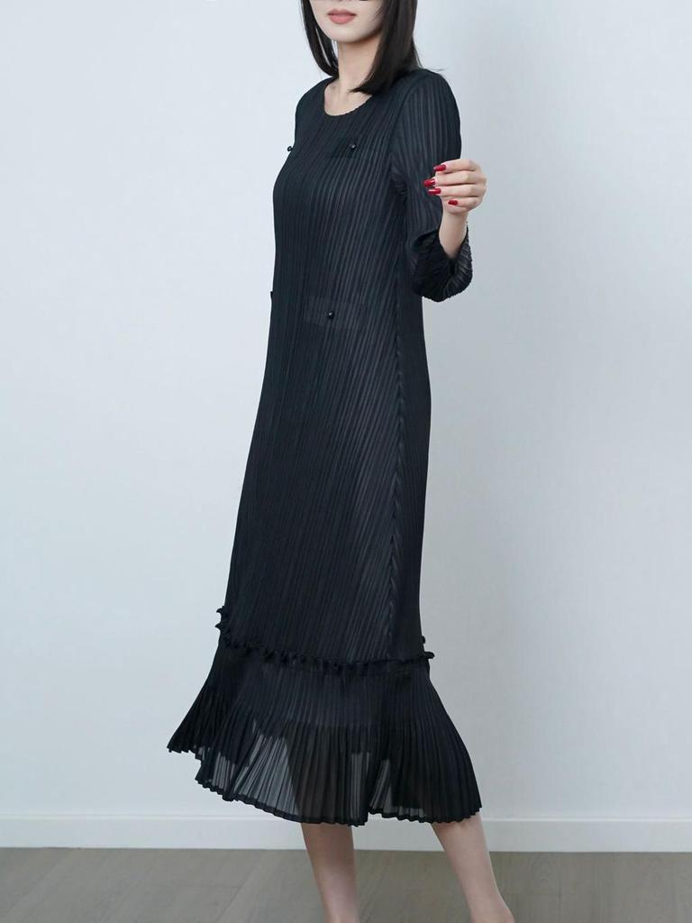 Women's 2026 Spring New Arrival: Elegant Pleated Long Dress for Commuting