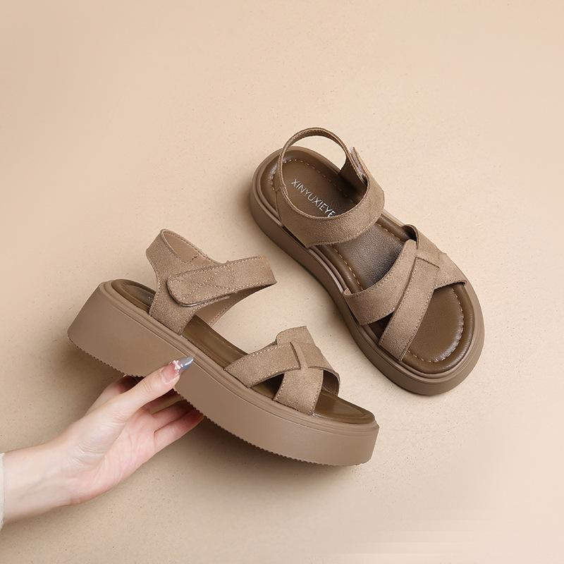 

Женские сандалии на платформе, новые, с открытым носком, нескользящие, дышащие, универсальные пляжные туфли, римские сандалии на липучке, лето 2025 40 верблюд