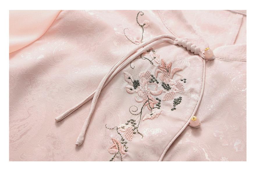 Stylish Spring & Autumn Seven-Sleeve Embroidered Top for Middle-Aged and Elderly Women - New Chinese National Style Shirt