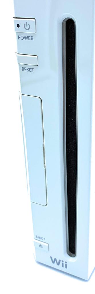 Wii console Remote (white) (includes "Wii Jacket") (RVL-S-WD) [Manufacturer discontinued]