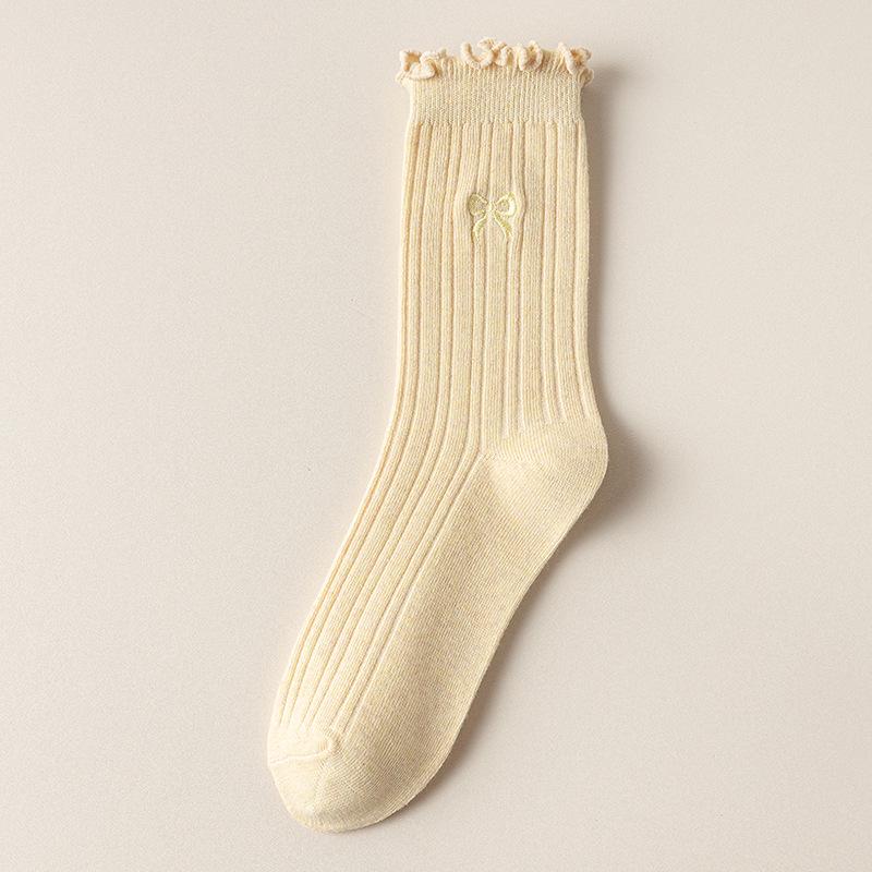"Women's Anti-Pilling Embroidered Bow Mid-Tube Lace Cotton Socks - Autumn Breathable Style"