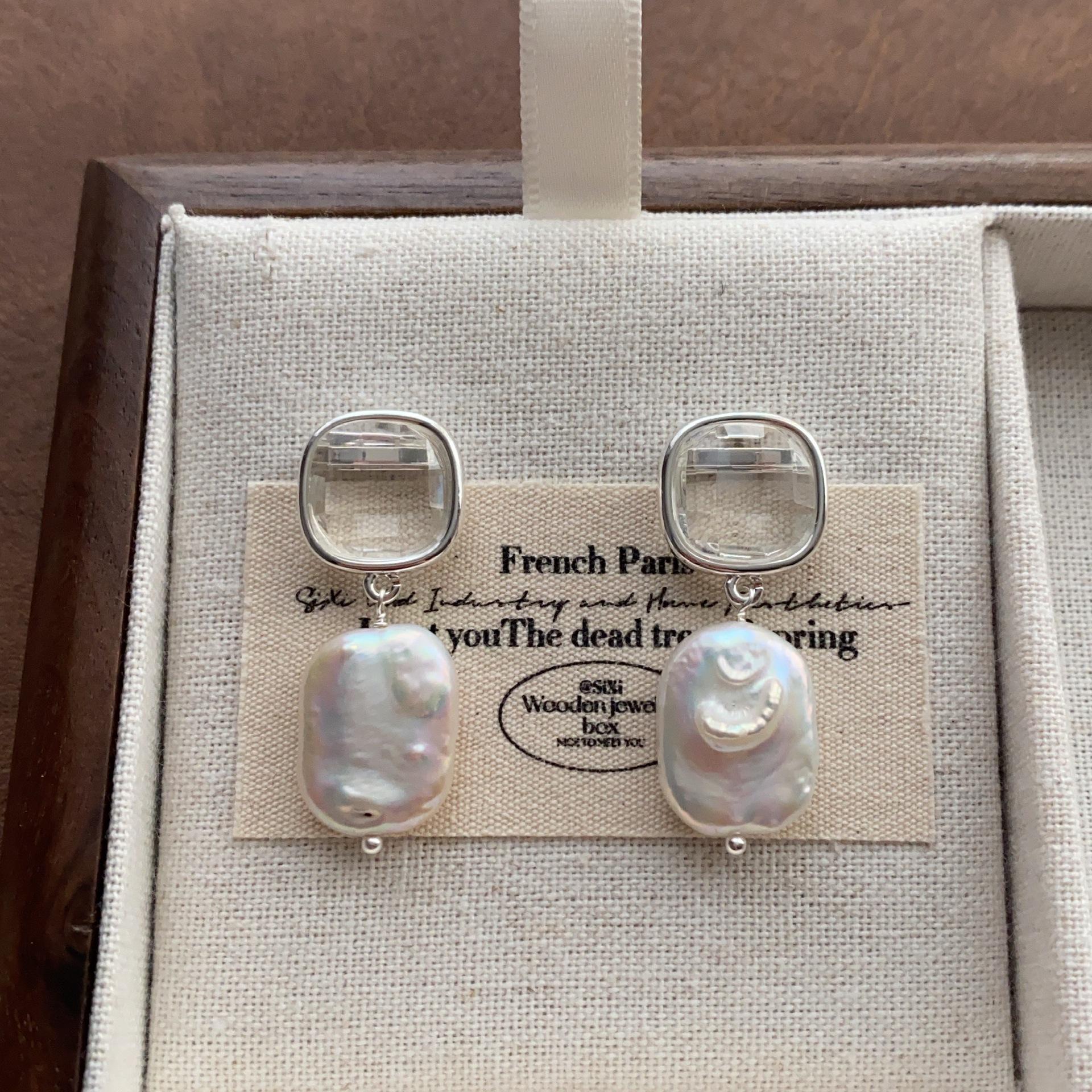 Minimalist cold premium stud earrings baroque pearl retro earrings premium sense fashion exquisite niche elegant earrings