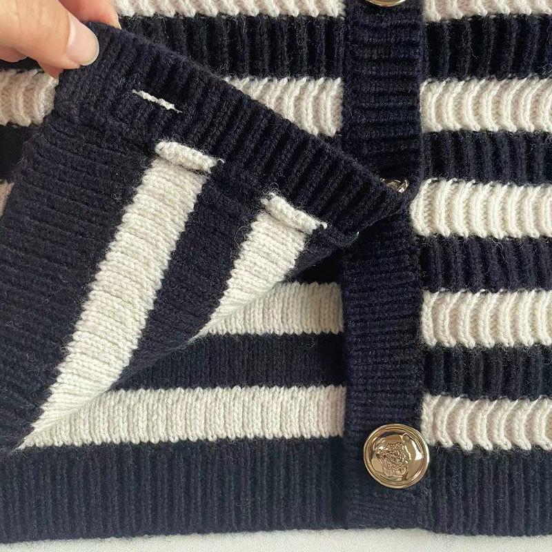 2023 Herbst/Winter Damen Gestreifte Strickjacke - Lotusblattkragen, Eleganter Wollpullover mit kleinem Duft