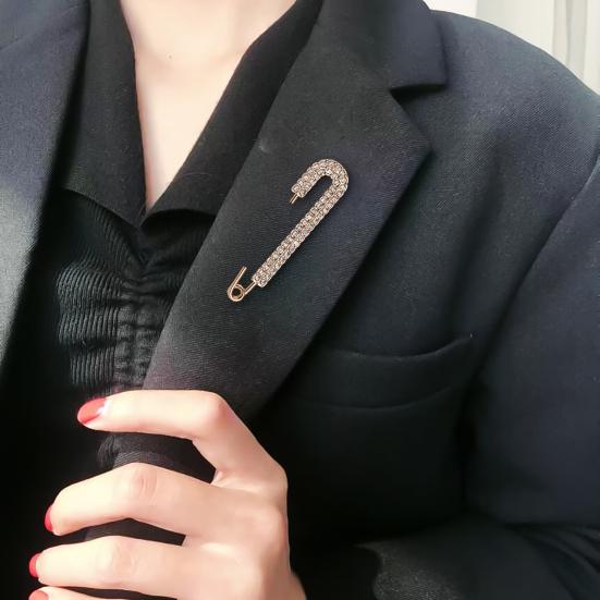 Women Brooch Pin Sweater Shawl Clip Rhinestone Safety Pin Dress Shirt Clip Brooch for Cardigans Scarves