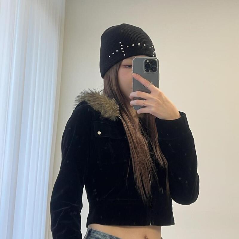 

Women s FW Grunge Studded Street Beanie C8696_Brown