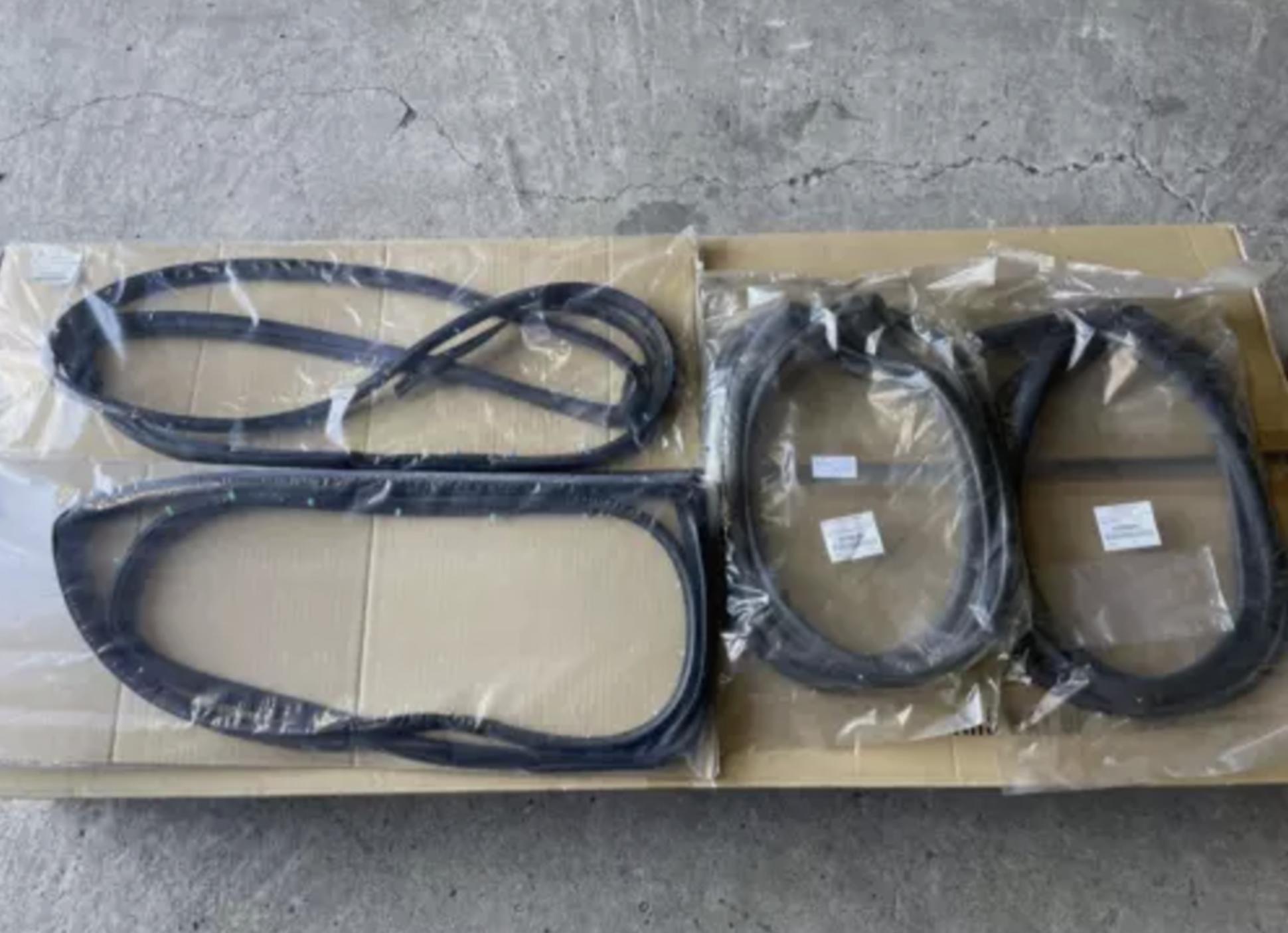 

MITSUBISHI OEM LANCER Evo 8 CT9A 03-07 Door Inner Weatherstrip F/R L & R/R L
